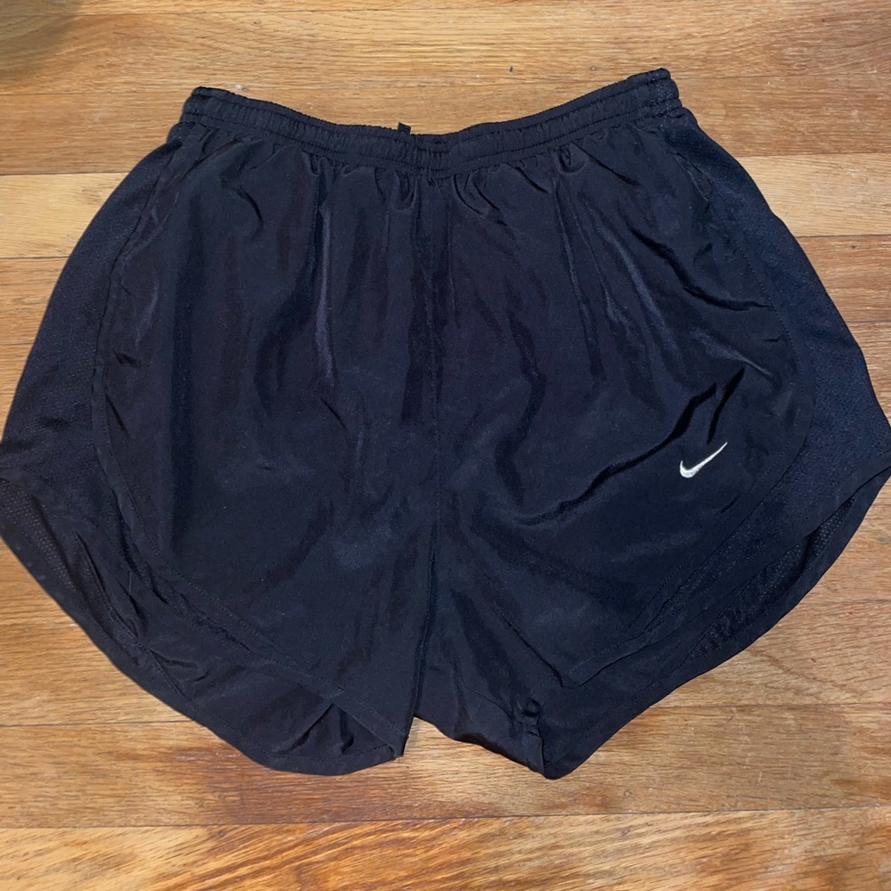 black Nike scoop shorts